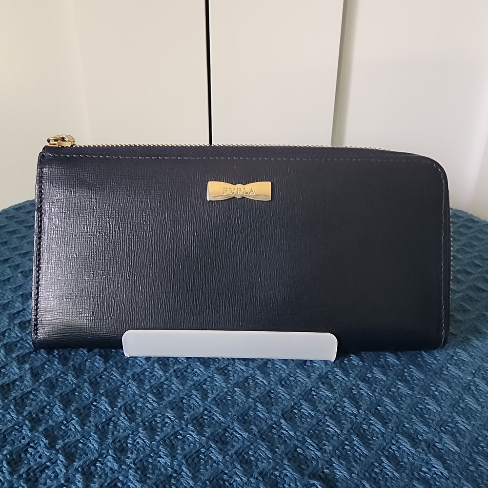 Furla Zippy Long Wallet in Dark Blue - EUC